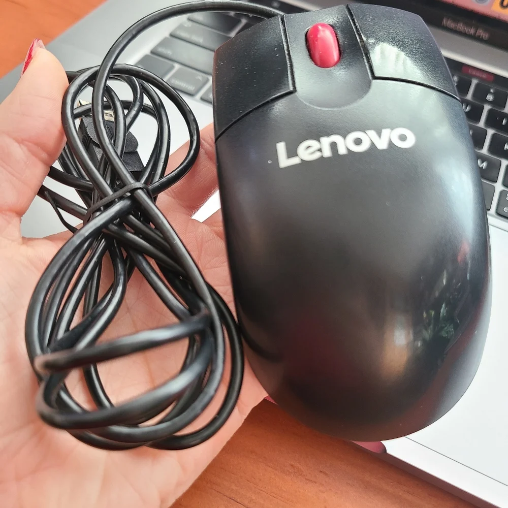 Lenovo black wired mouse